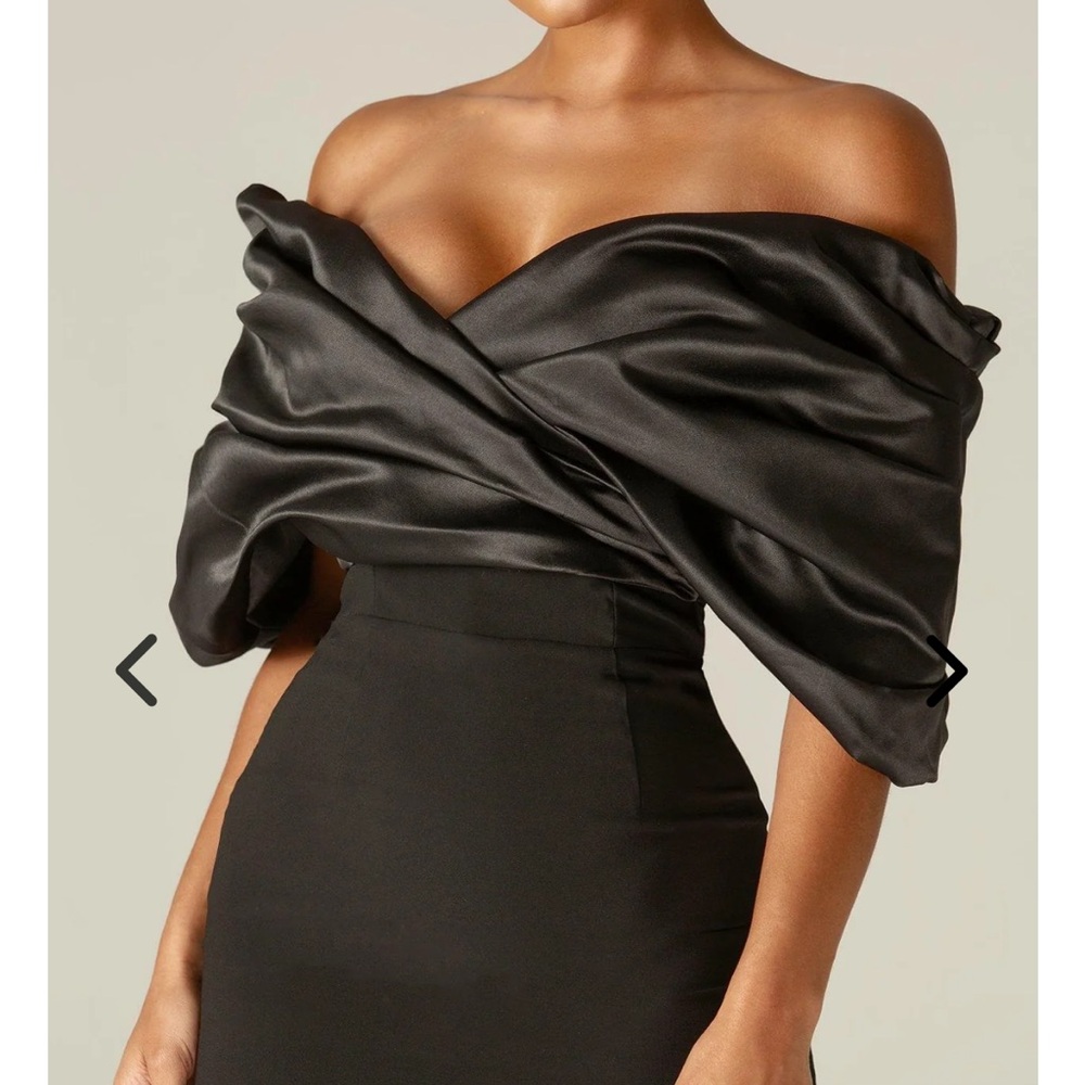 MARIBEL CREPE RUFFLE SHOULDER MINI
DRESS (BLACK) - Picture 3 of 6